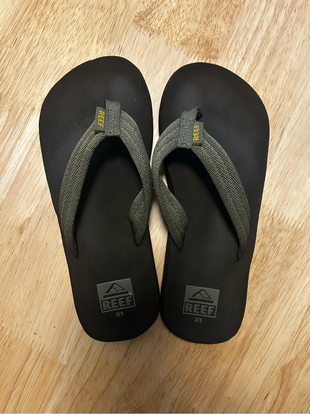 Reef Kids Flip Flops Sz 2/3